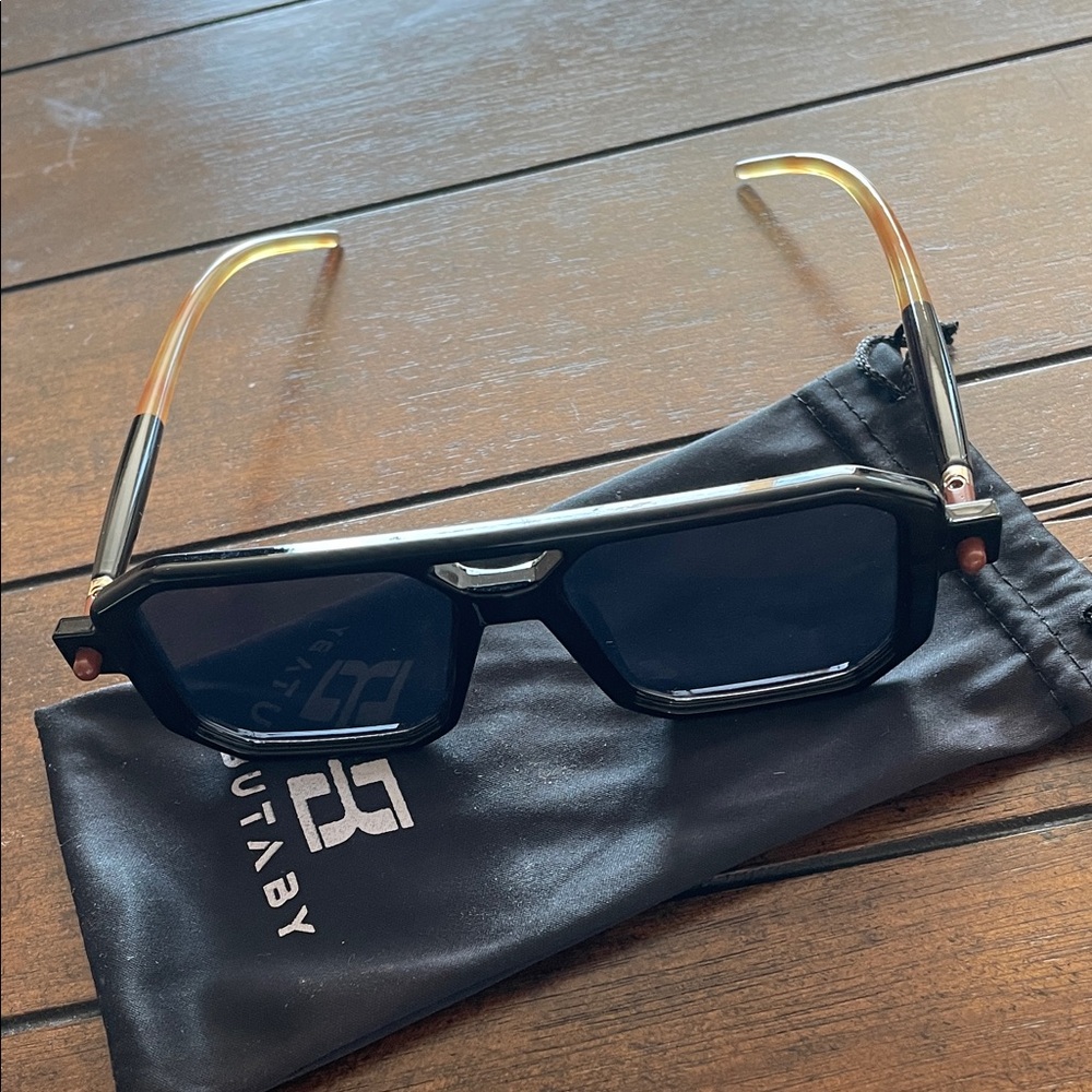 Black Rectangular Sunglasses